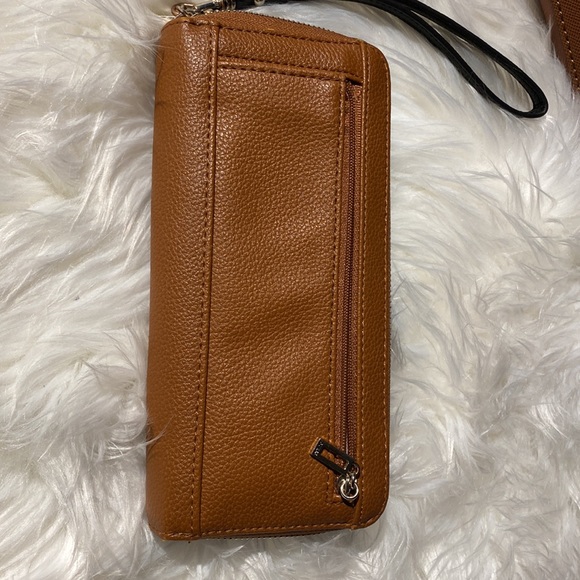 Guess Tote Bag with Matching Wallet Set - Picture 7 of 7